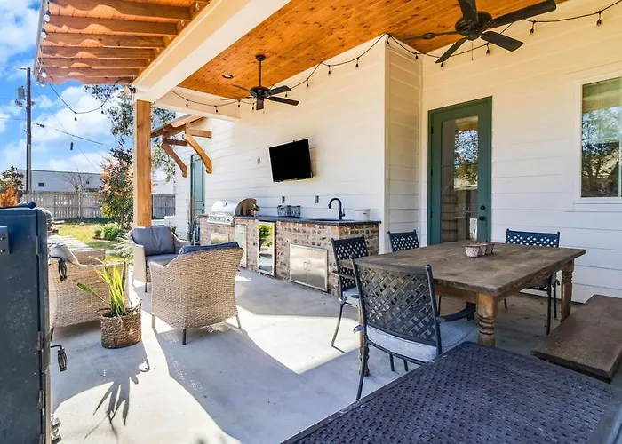 Cajun Country Retreat King Beds Patio Arcade Luxe Appartement Lafayette